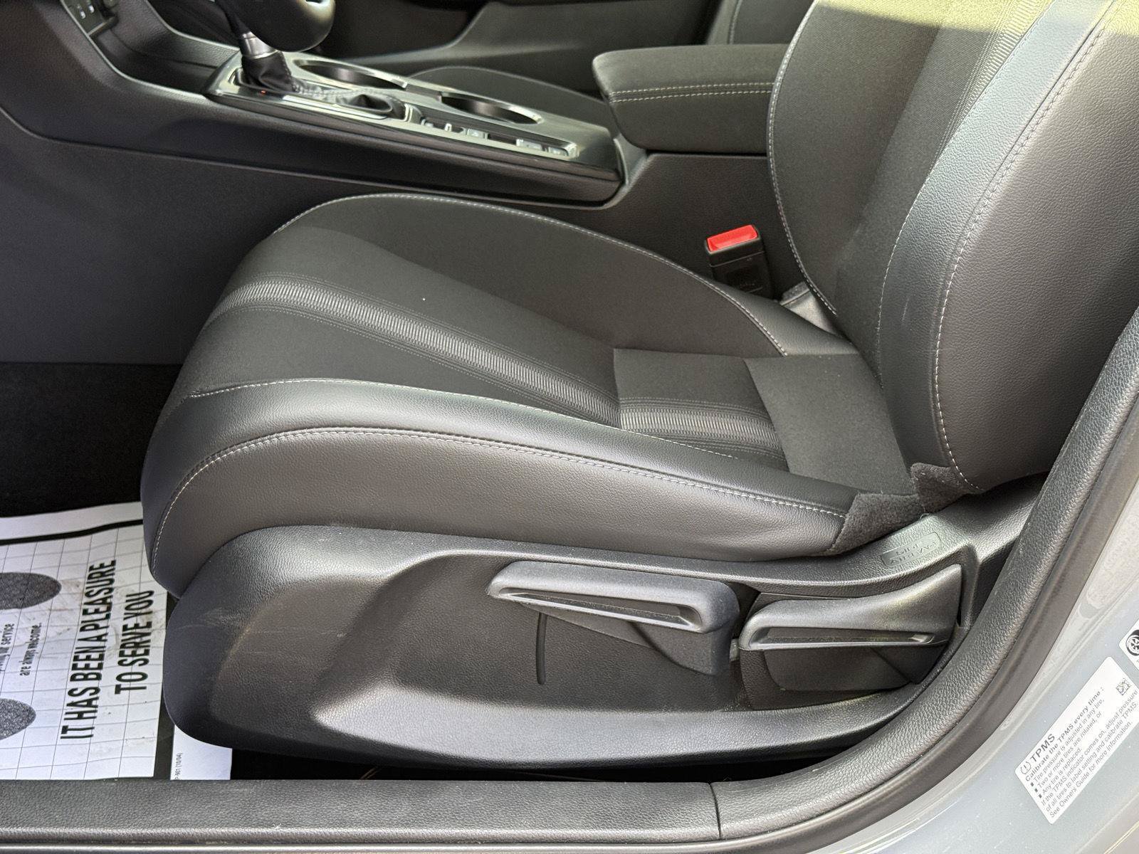 Used 2025 Honda Civic Sport image 13