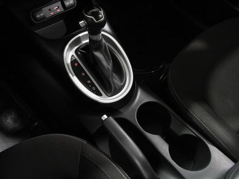 Used 2018 Kia Soul Base image 12