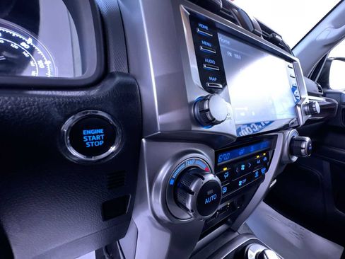 Used 2020 Toyota 4Runner Limited AWD/4WD image 17