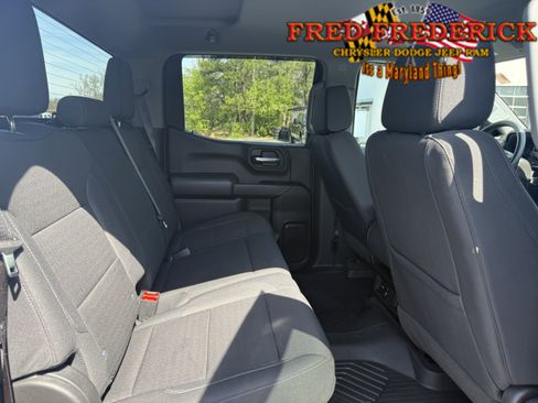 Used 2024 Chevrolet Silverado 1500 Custom Trail Boss w/ Turbomax Blackout Package image 17