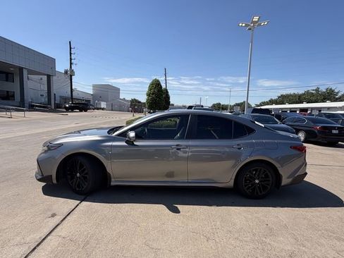 Used 2026 Toyota Camry SE w/ Convenience Package FWD image 8