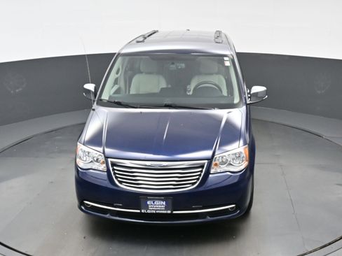 Used 2012 Chrysler Town & Country Touring-L w/ Entertainment Group #2 FWD image 41
