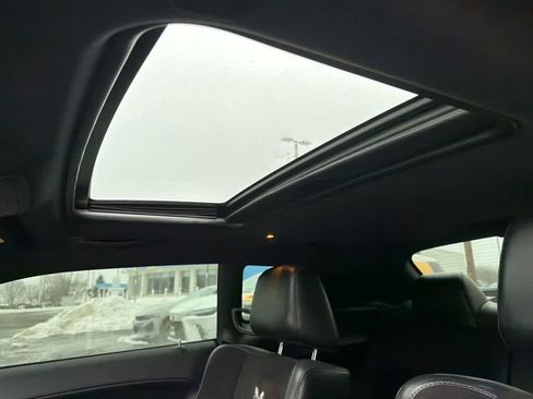 Used 2018 Dodge Challenger R/T Scat Pack w/ Leather Interior Group image 19