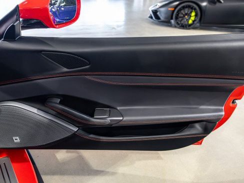 Used 2019 Ferrari Portofino RWD image 30