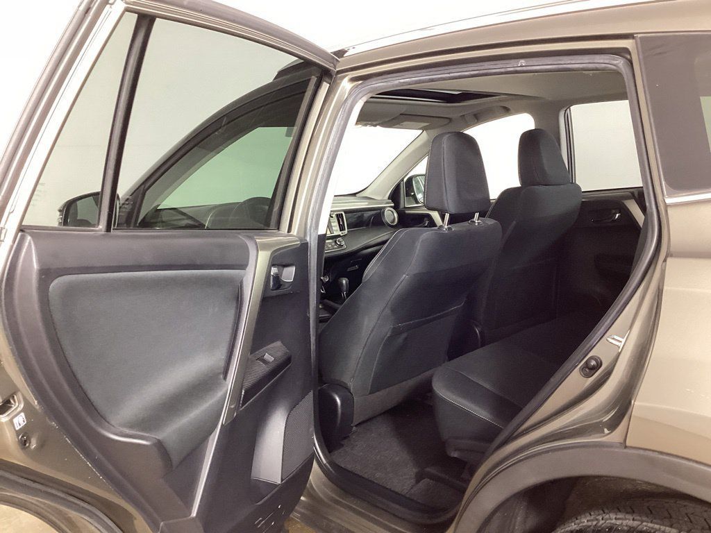 Used 2014 Toyota RAV4 XLE AWD/4WD image 26