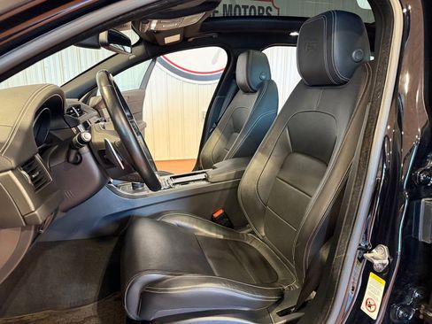 Used 2018 Jaguar XF S image 18