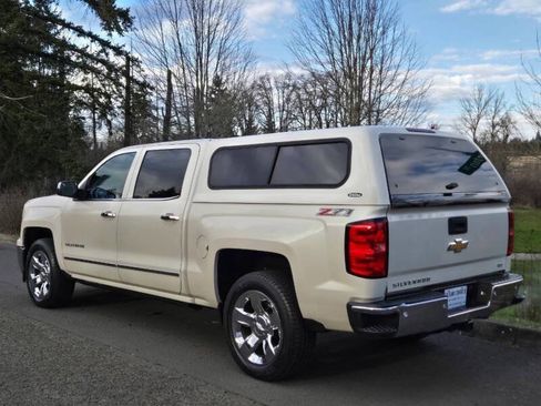 Used 2015 Chevrolet Silverado 1500 LTZ Z71 w/ LTZ Plus Package image 9