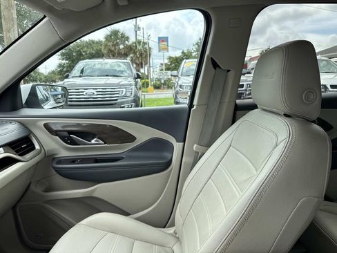 Used 2022 GMC Terrain Denali w/ Denali Premium Package AWD/4WD image 18