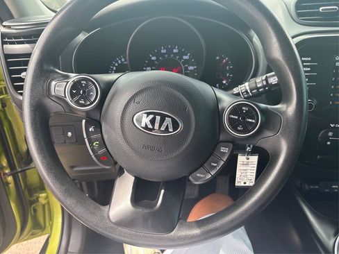 Used 2018 Kia Soul + FWD image 15
