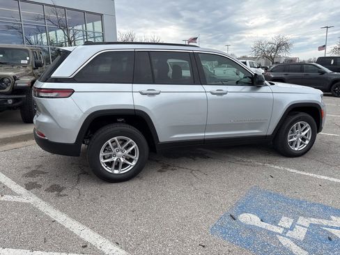 New 2026 Jeep Grand Cherokee Laredo AWD/4WD image 30