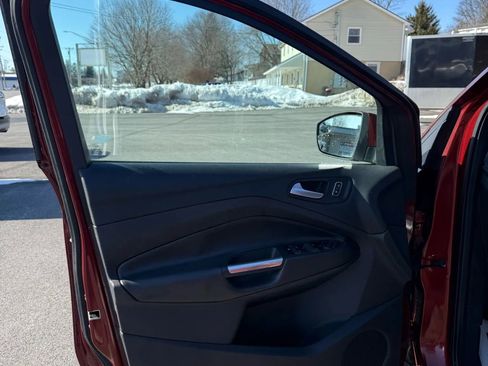 Used 2014 Ford Escape SE image 9