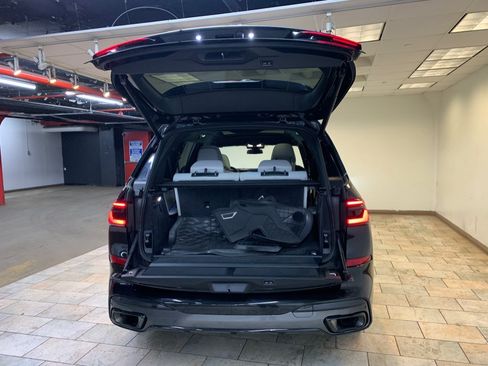 Used 2024 BMW X7 xDrive40i w/ M Sport Package AWD/4WD image 9