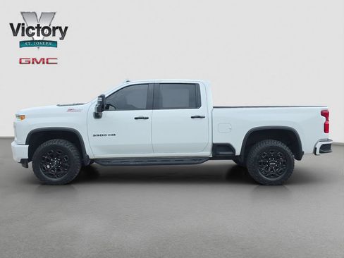 Used 2022 Chevrolet Silverado 3500 LTZ w/ LTZ Plus Package AWD/4WD image 6