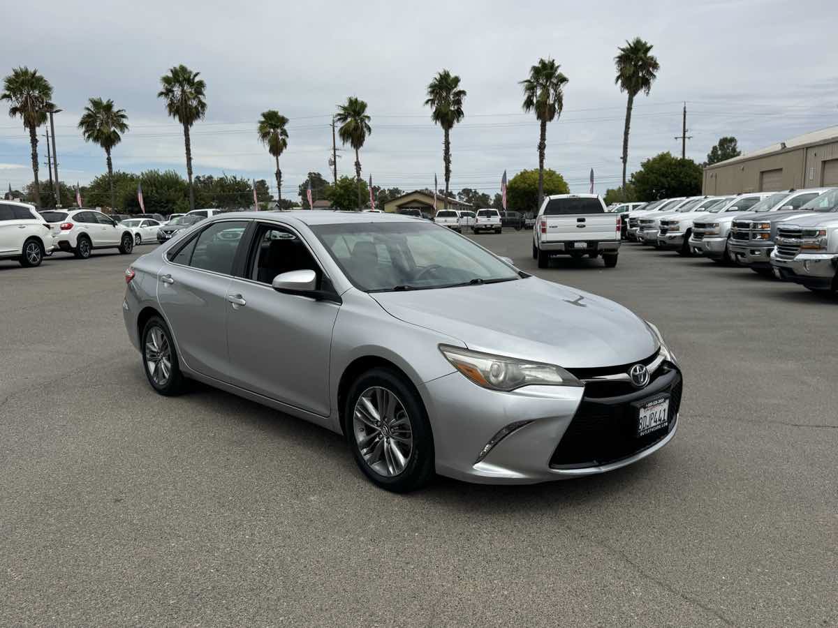 Used 2017 Toyota Camry SE FWD image 12