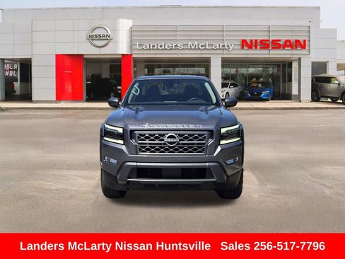 Used 2024 Nissan Frontier SL w/ Technology Package RWD image 11