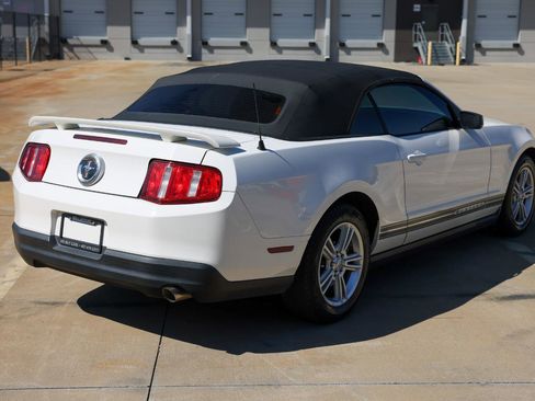 Used 2010 Ford Mustang V6 CONVERTIBLE 2DR COUPE image 11