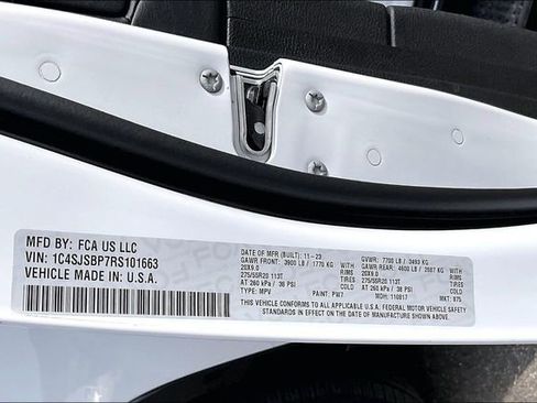 Used 2024 Jeep Wagoneer L Series II w/ Flexible Seating Group image 14