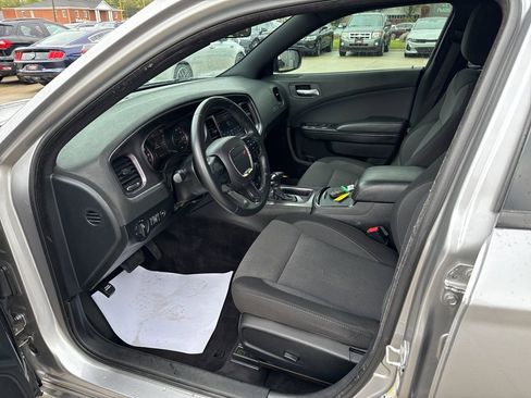 Used 2018 Dodge Charger SXT w/ Blacktop Package RWD image 23