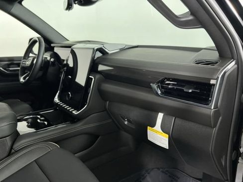 Used 2026 GMC Yukon XL Elevation w/ Elevation Premium Package RWD image 30