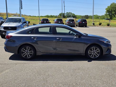 Used 2024 Kia Forte GT-Line w/ GT-Line Premium Package FWD image 7