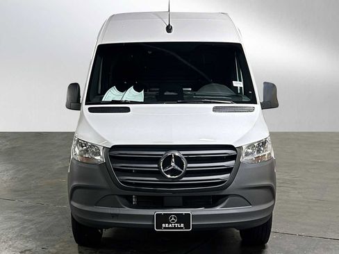 Used 2025 Mercedes-Benz Sprinter 2500 image 8