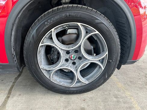 Used 2018 Alfa Romeo Stelvio Sport w/ Quick Order Package 22J Sport AWD/4WD image 21