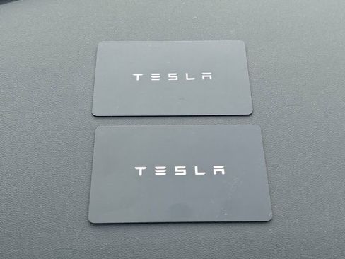 Used 2023 Tesla Model Y Performance image 30