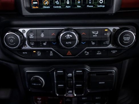 Used 2023 Jeep Wrangler Unlimited Rubicon AWD/4WD image 28