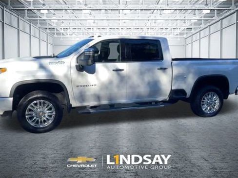 Used 2022 Chevrolet Silverado 2500 High Country w/ Technology Package image 6