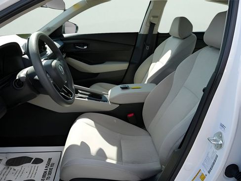 Used 2025 Honda Accord SE image 18