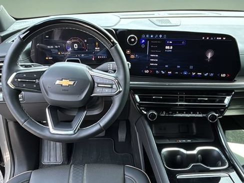Used 2026 Chevrolet Traverse High Country FWD image 10