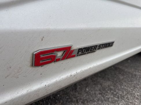 Used 2024 Ford F250 Platinum image 3