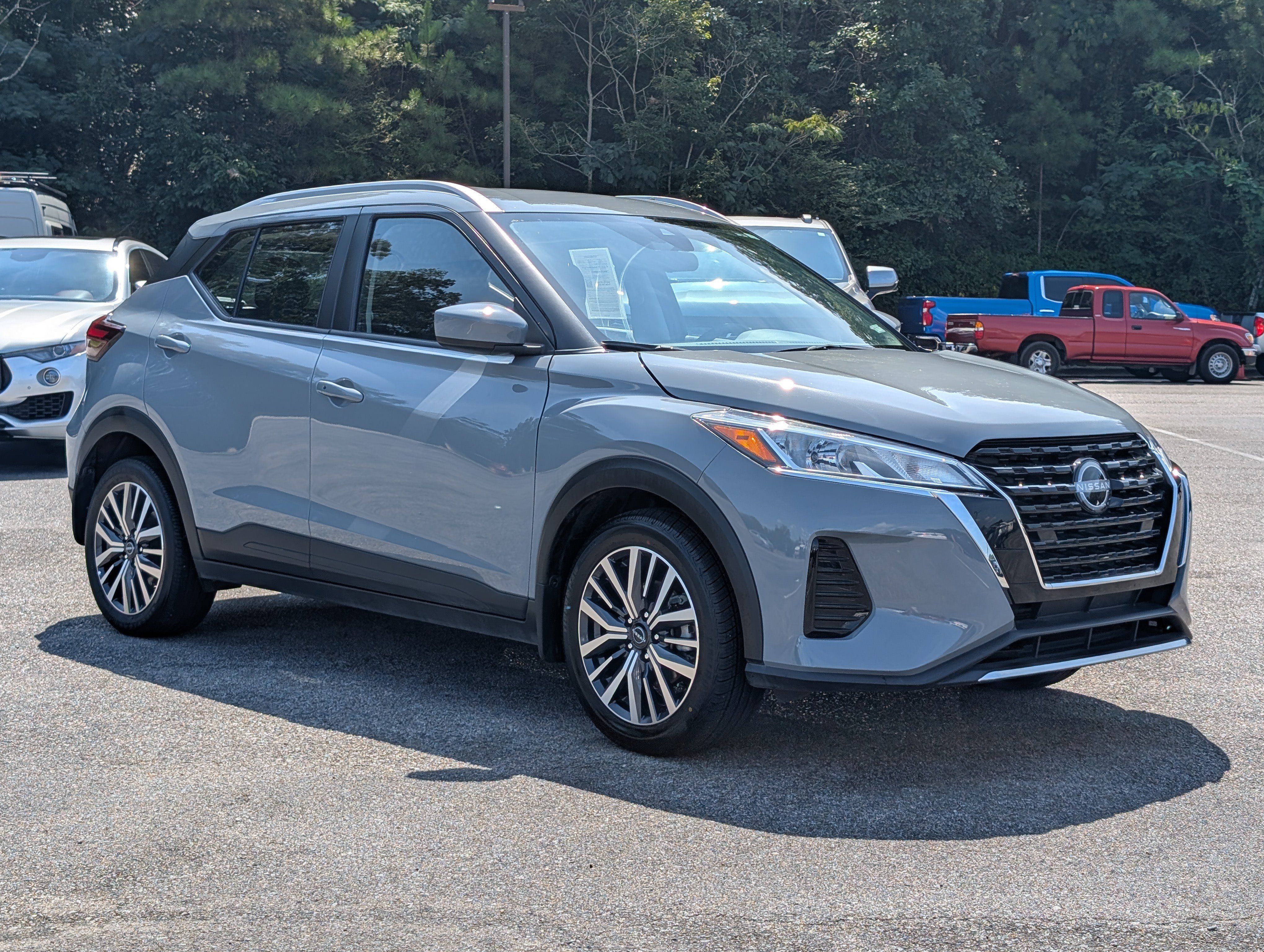 Used 2024 Nissan Kicks SV FWD image 11