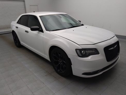 Used 2019 Chrysler 300 S RWD image 13
