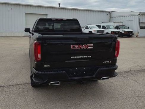Used 2024 GMC Sierra 1500 AT4 w/ Technology Package image 9