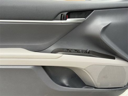 Used 2023 Toyota Camry SE image 24