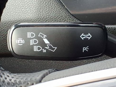 Used 2024 Volkswagen Tiguan SEL R-Line AWD/4WD image 27
