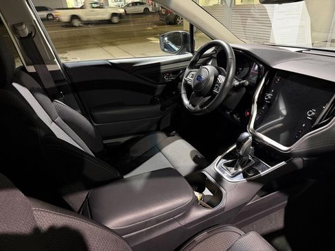 Used 2020 Subaru Outback Premium image 11