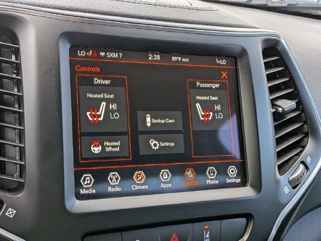 Used 2021 Jeep Cherokee Latitude Lux w/ Comfort/Convenience Group AWD/4WD image 25