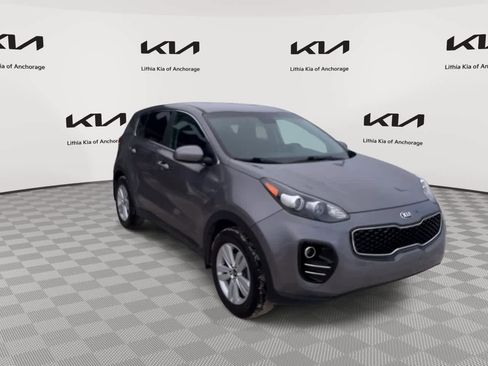Used 2018 Kia Sportage LX image 2