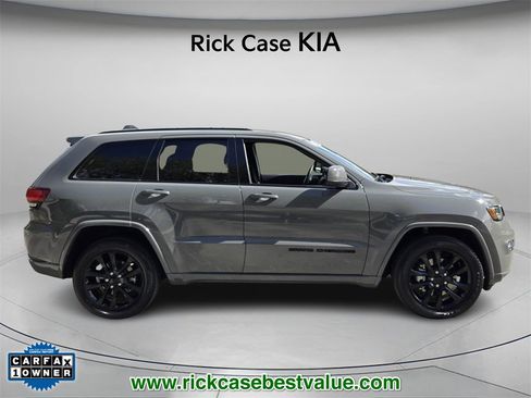 Used 2021 Jeep Grand Cherokee Laredo X image 4