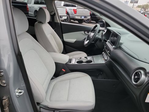 Used 2023 Hyundai Kona SE w/ Cargo Package image 19