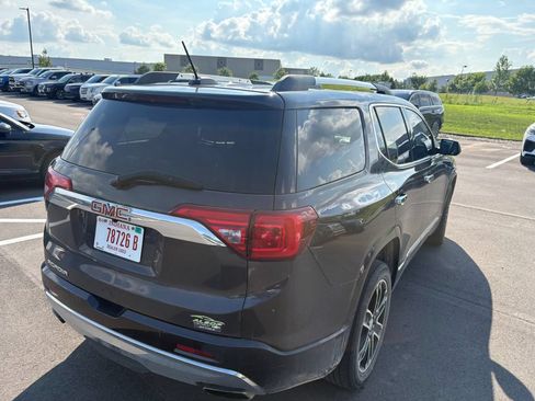 Used 2017 GMC Acadia Denali w/ Technology Package FWD image 3