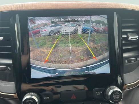 Used 2022 RAM 1500 Limited w/ Body Color Bumper Group AWD/4WD image 13
