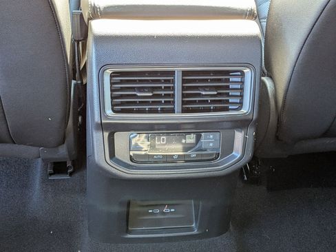 New 2026 Volkswagen Atlas SE image 30