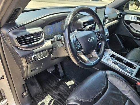 Certified 2020 Ford Explorer Platinum w/ Premium Technology Package AWD/4WD image 19