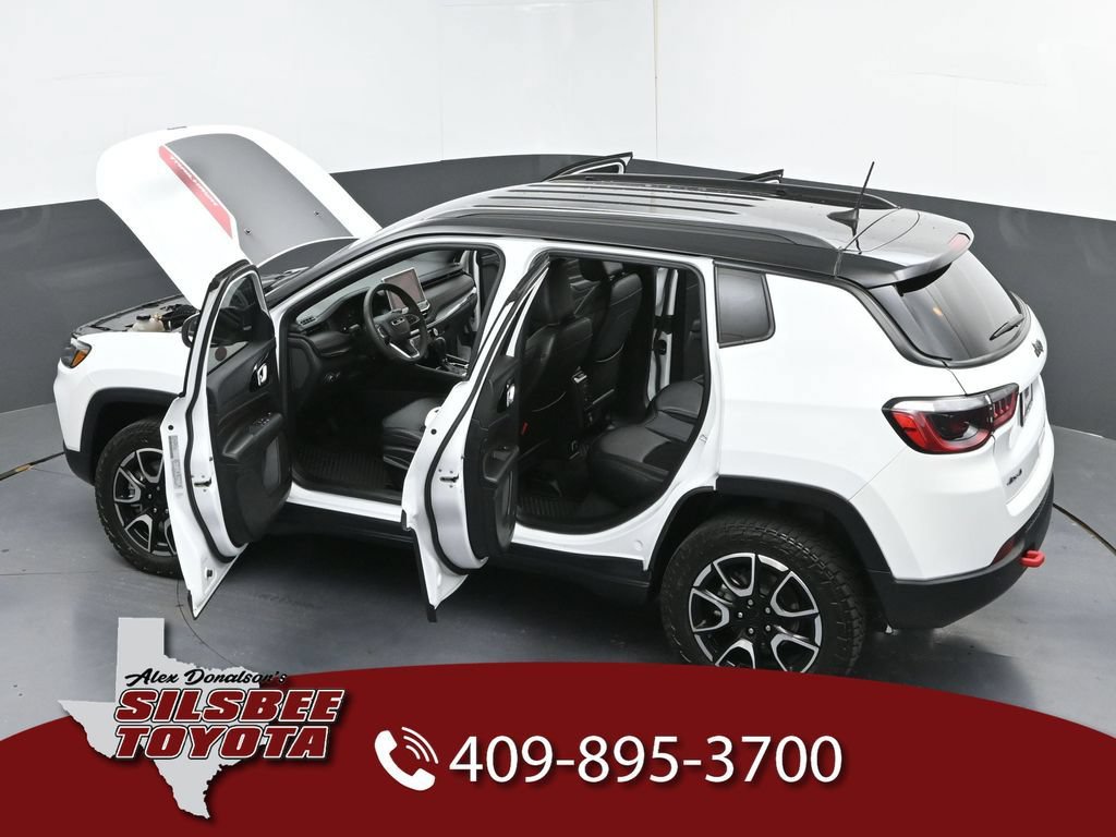 Used 2024 Jeep Compass Trailhawk AWD/4WD image 34