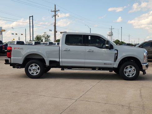 New 2026 Ford F250 XLT w/ XLT Premium Package AWD/4WD image 7