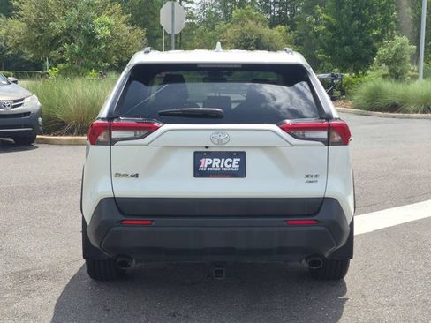 Used 2022 Toyota RAV4 XLE Premium AWD/4WD image 7