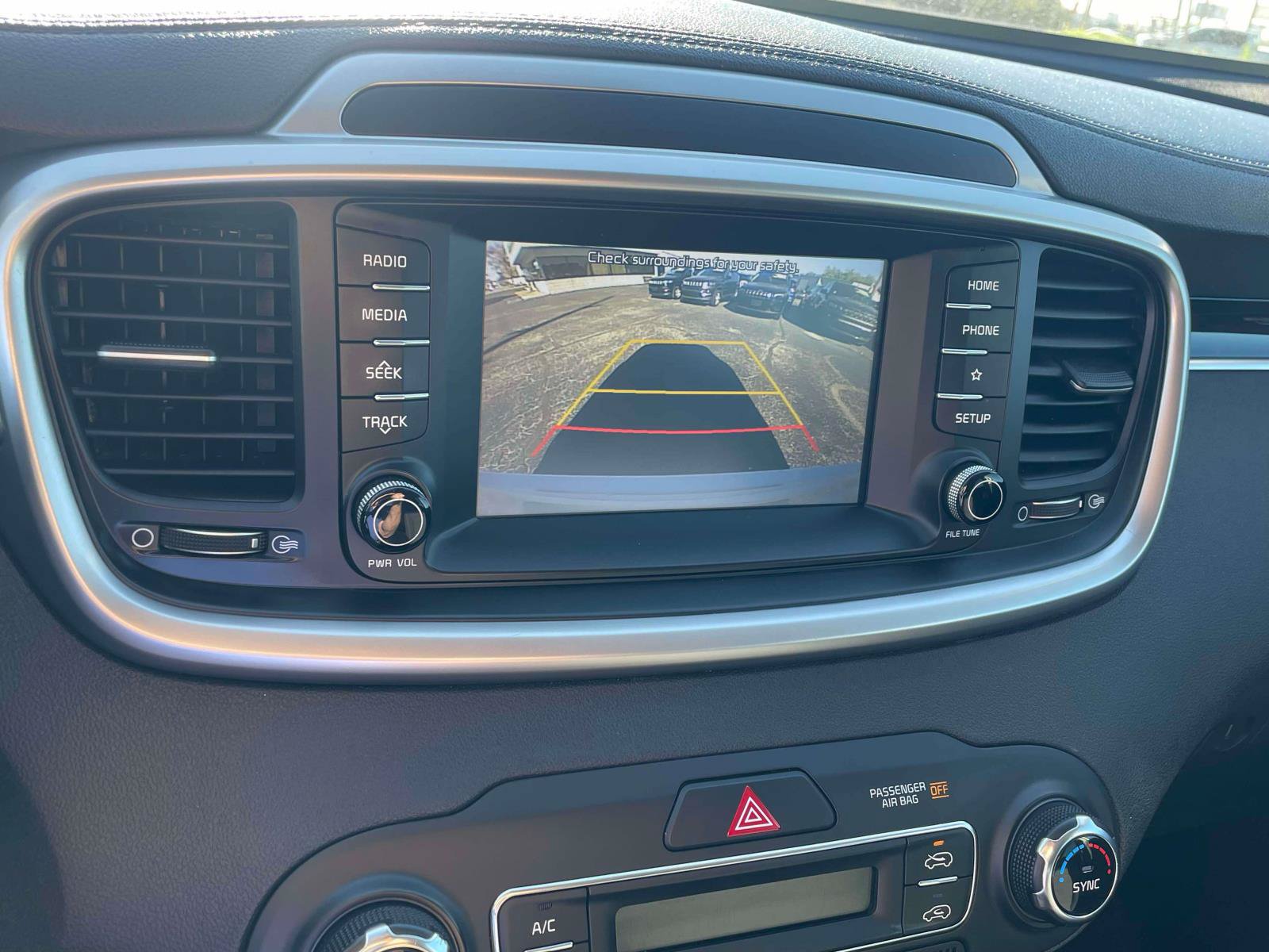 Used 2019 Kia Sorento AWD V6 image 19